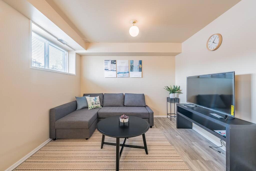 Mt Pleasant Nw 2 Bedrooms 500 YYC Екстериор снимка